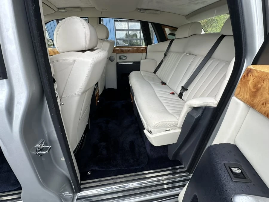 2004 Rolls-Royce Phantom VII - Image 17 of 27