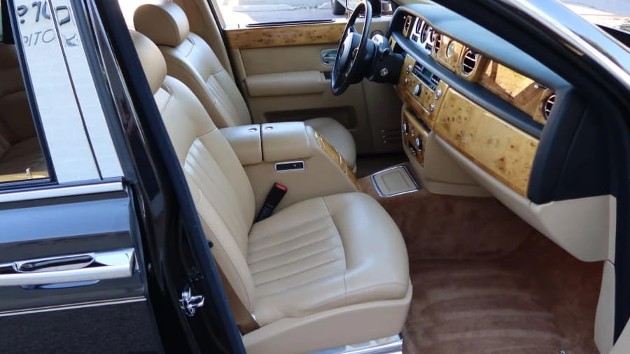 2004 Rolls-Royce Phantom VII - Image 9 of 18