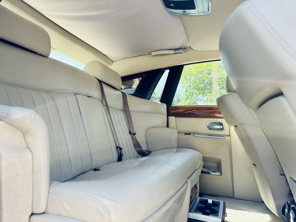 2004 Rolls-Royce Phantom VII - Image 8 of 9
