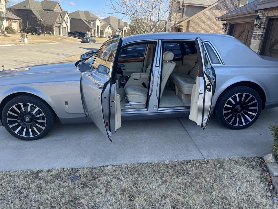 2004 Rolls-Royce Phantom VII - Image 5 of 12