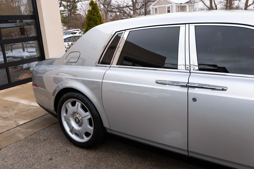 2004 Rolls-Royce Phantom VII - Image 20 of 21