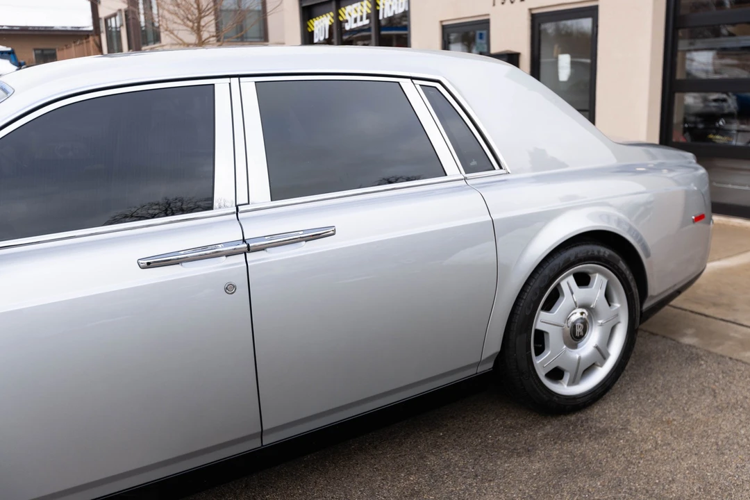 2004 Rolls-Royce Phantom VII - Image 8 of 21