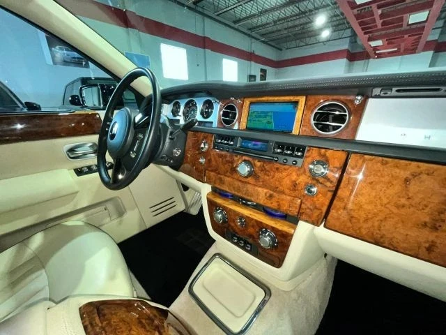 2004 Rolls-Royce Phantom VII - Image 14 of 21