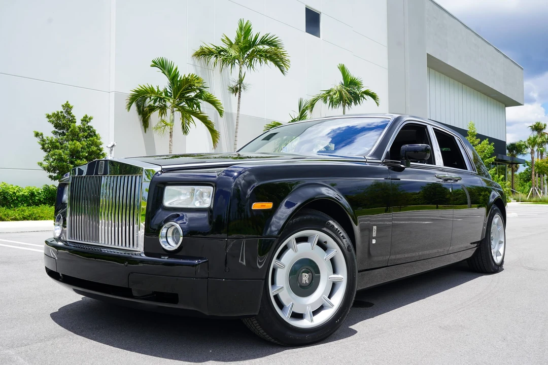 2004 Rolls-Royce Phantom VII - Image 8 of 31