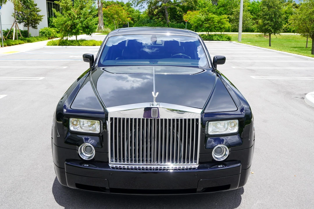 2004 Rolls-Royce Phantom VII - Image 2 of 31