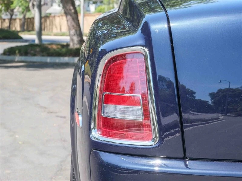 2004 Rolls-Royce Phantom VII - Image 12 of 21