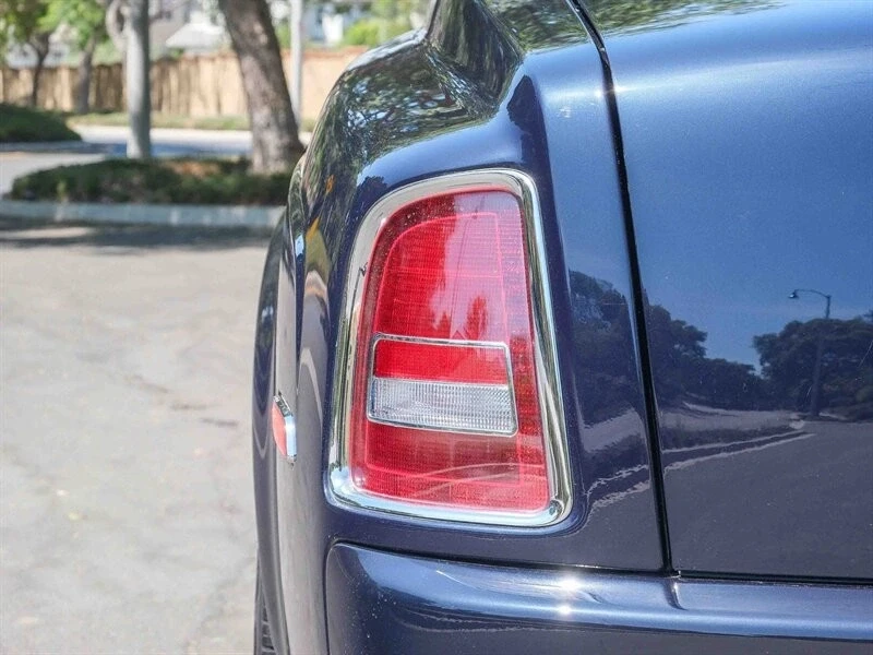 2004 Rolls-Royce Phantom VII - Image 12 of 21