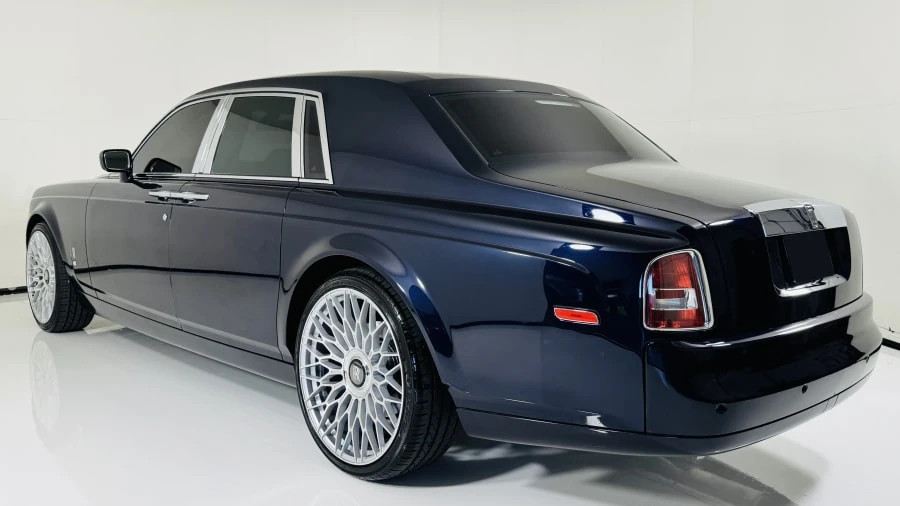 2004 Rolls-Royce Phantom VII - Image 10 of 27