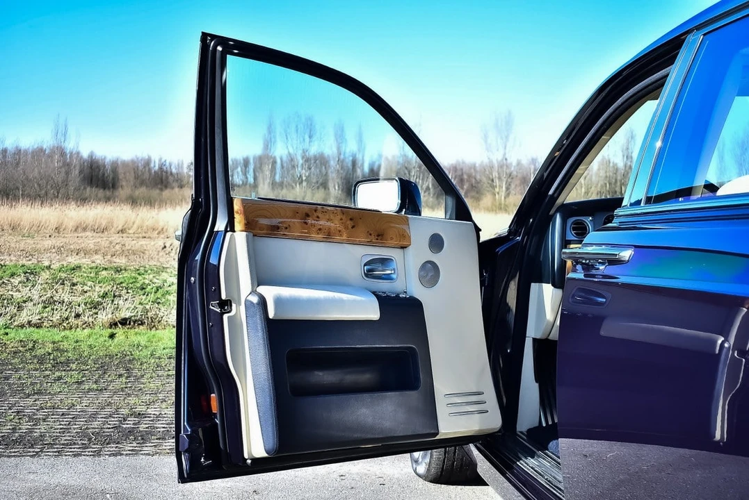 2004 Rolls-Royce Phantom VII - Image 18 of 30
