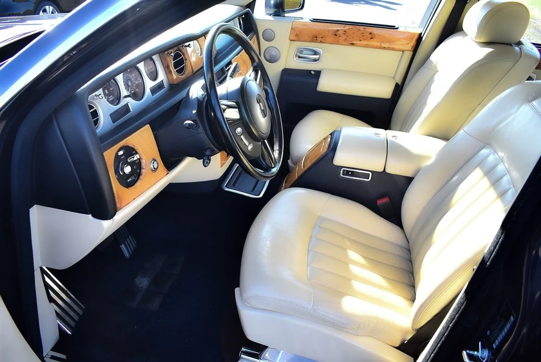 2004 Rolls-Royce Phantom VII - Image 26 of 30