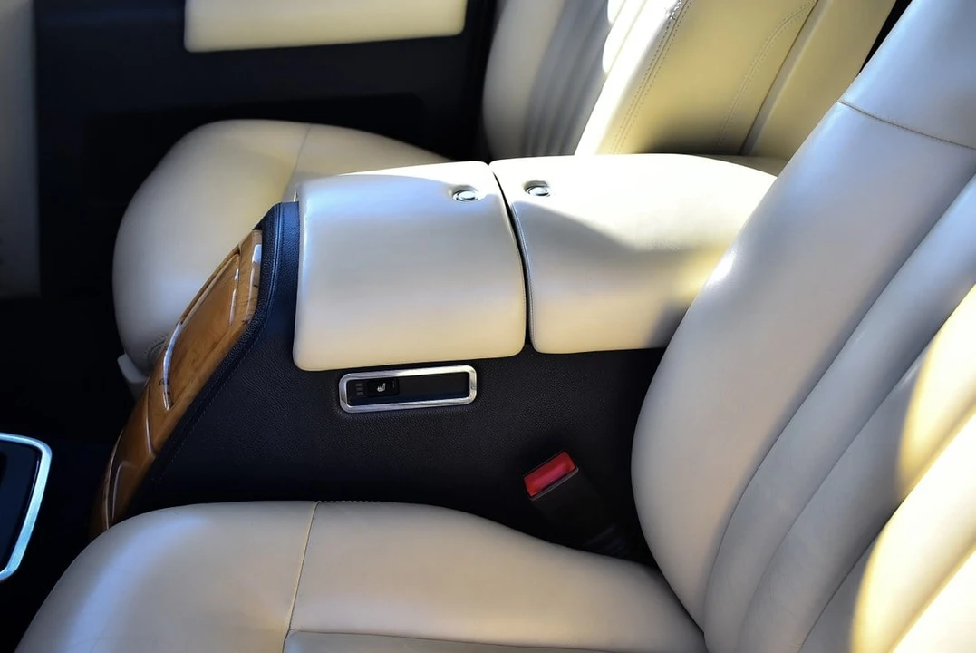 2004 Rolls-Royce Phantom VII - Image 29 of 30