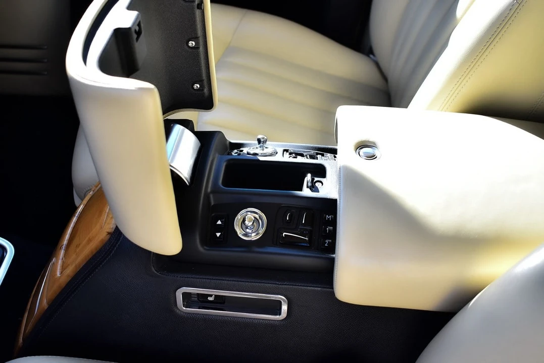 2004 Rolls-Royce Phantom VII - Image 30 of 30