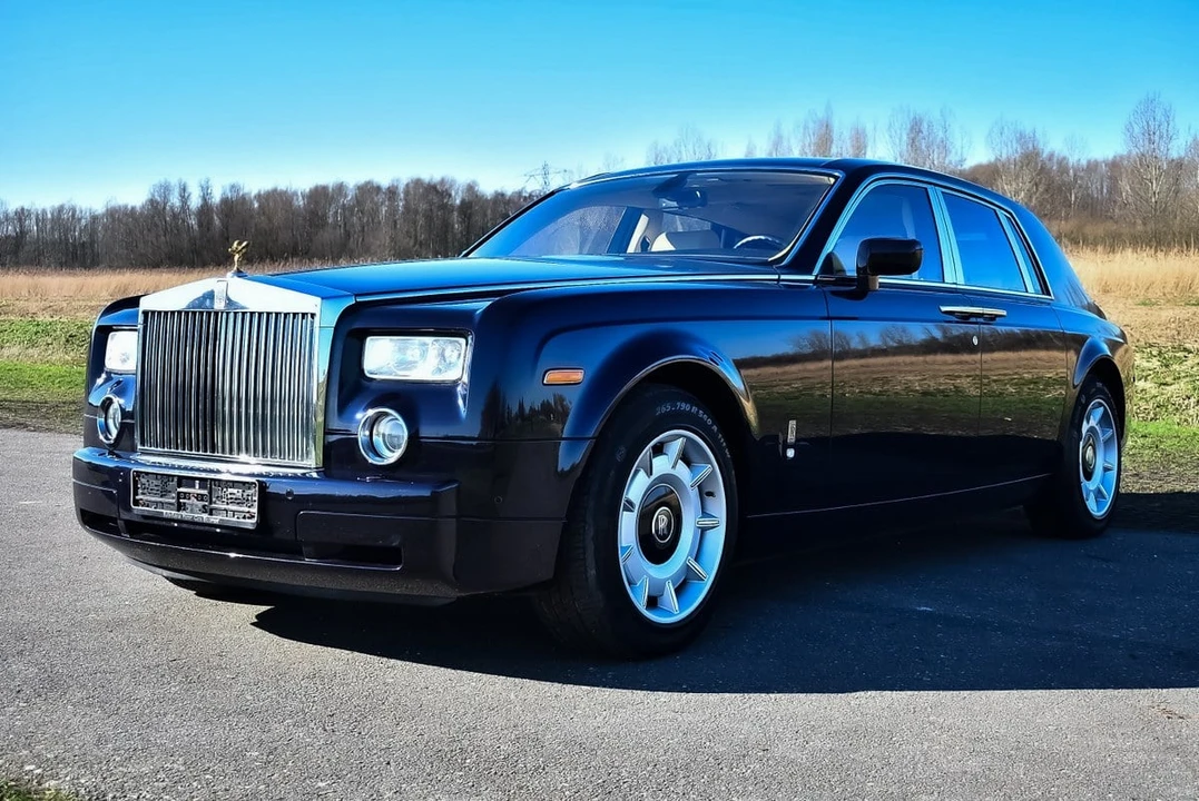 2004 Rolls-Royce Phantom VII - Image 9 of 30