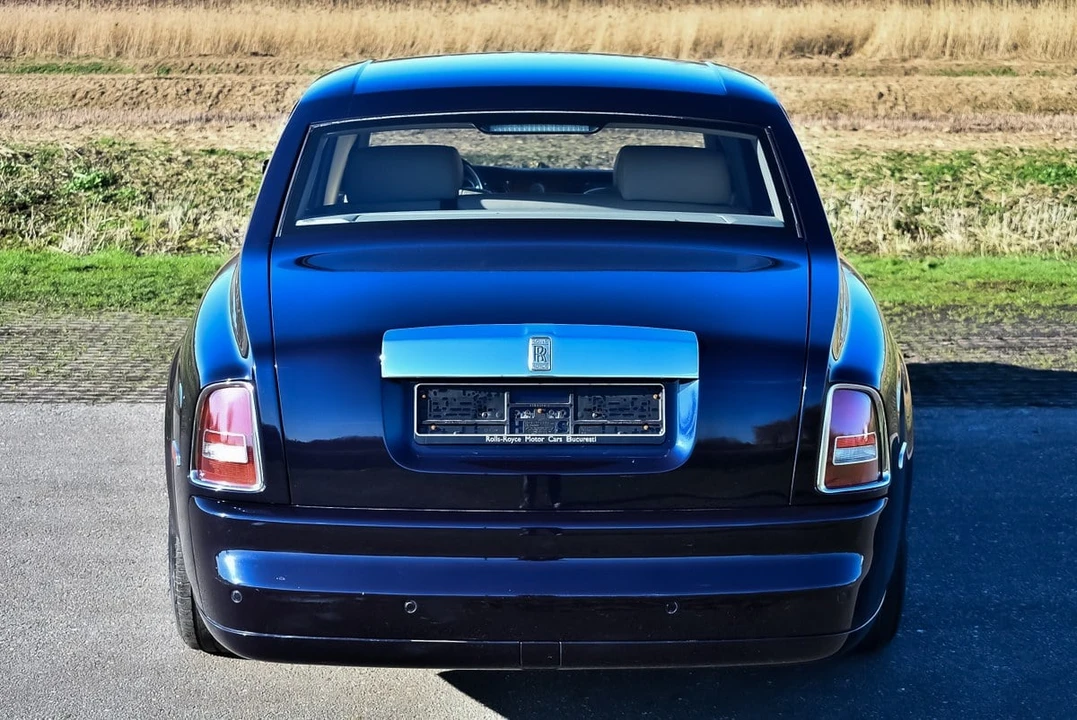 2004 Rolls-Royce Phantom VII - Image 10 of 30
