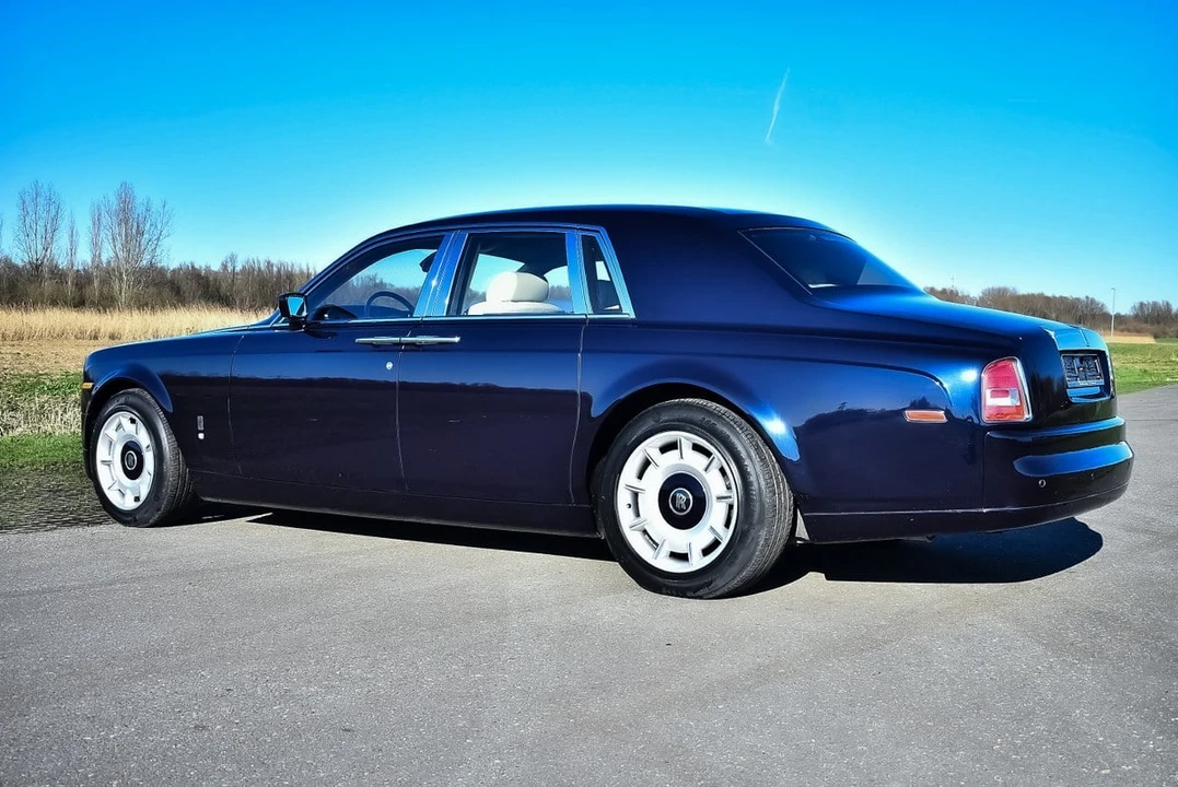 2004 Rolls-Royce Phantom VII - Image 17 of 30