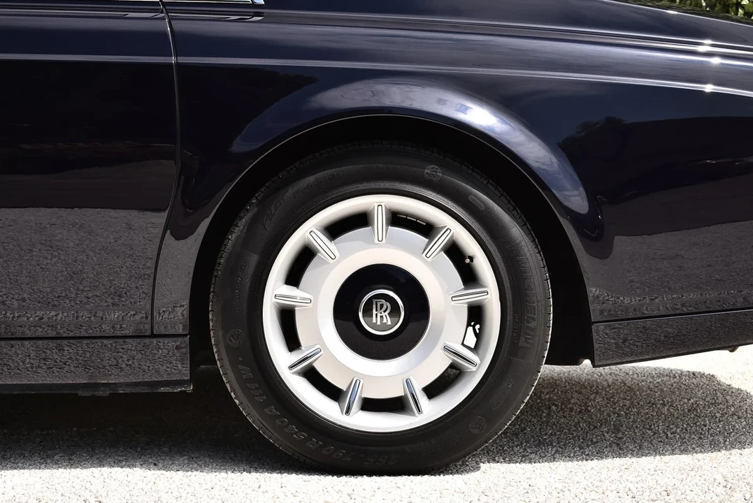 2004 Rolls-Royce Phantom VII - Image 20 of 31