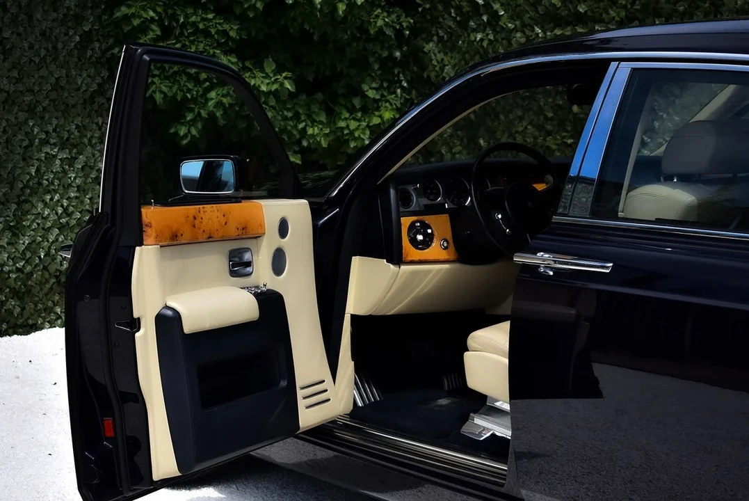 2004 Rolls-Royce Phantom VII - Image 28 of 31