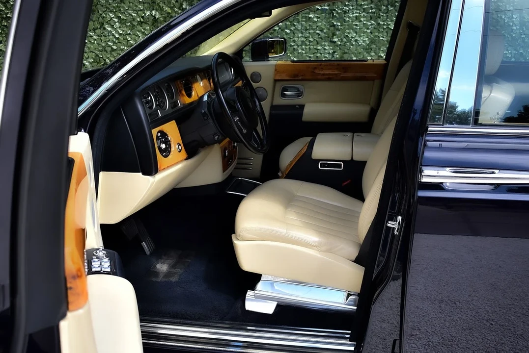 2004 Rolls-Royce Phantom VII - Image 30 of 31