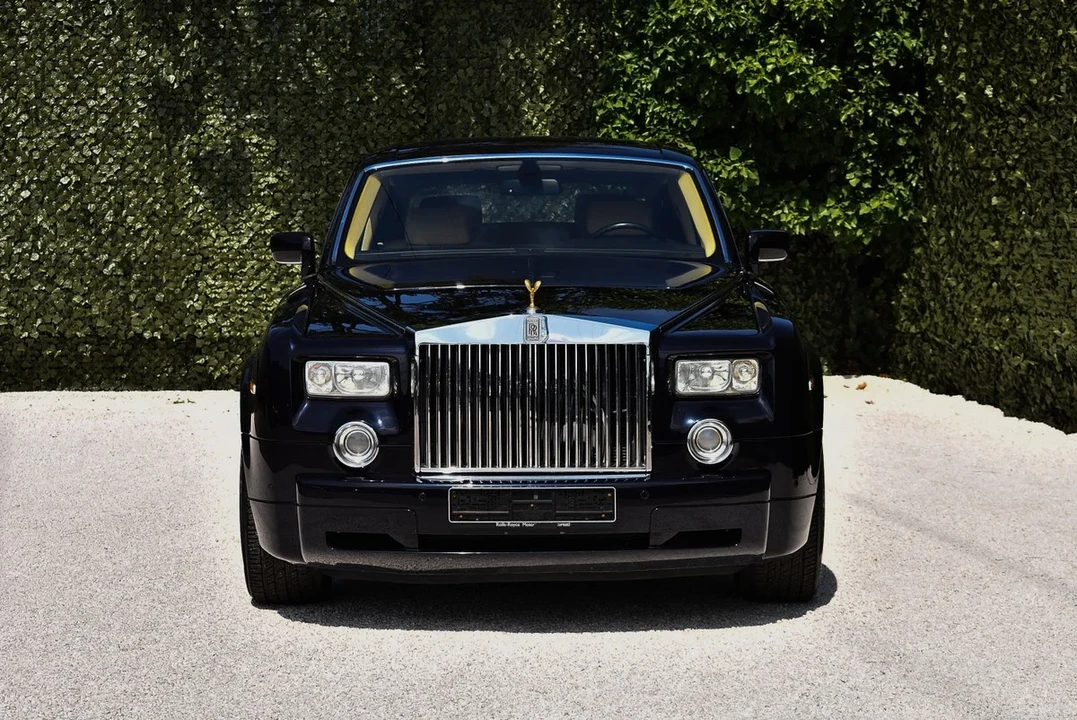 2004 Rolls-Royce Phantom VII - Image 2 of 31
