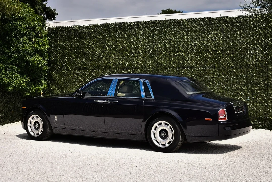 2004 Rolls-Royce Phantom VII - Image 14 of 31