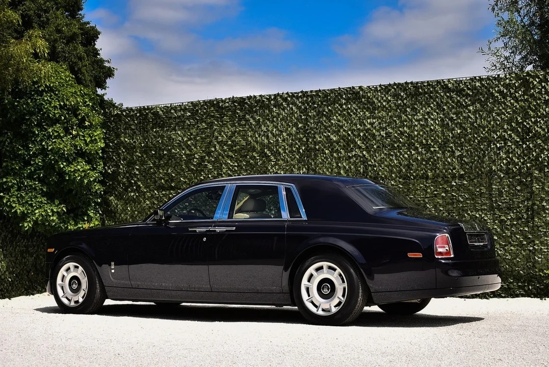 2004 Rolls-Royce Phantom VII - Image 16 of 31