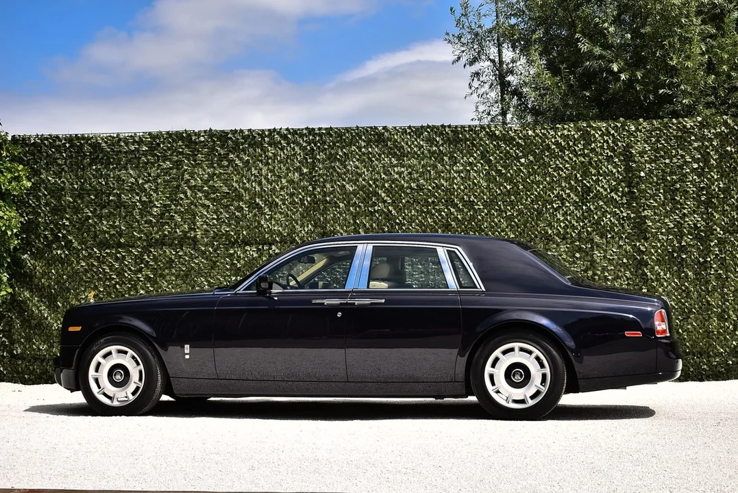 2004 Rolls-Royce Phantom VII - Image 17 of 31