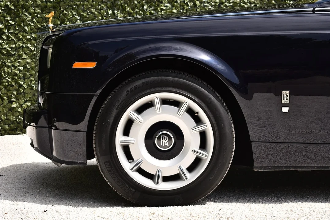 2004 Rolls-Royce Phantom VII - Image 19 of 31