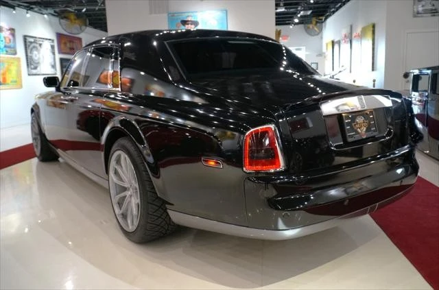 2004 Rolls-Royce Phantom VII - Image 7 of 21