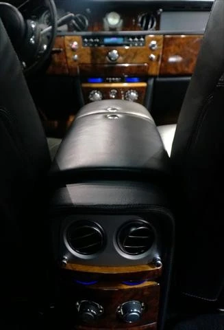 2004 Rolls-Royce Phantom VII - Image 19 of 21