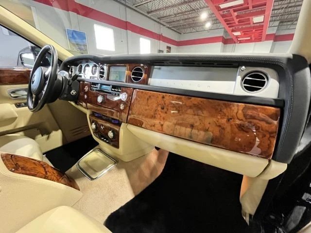 2004 Rolls-Royce Phantom VII - Image 13 of 21