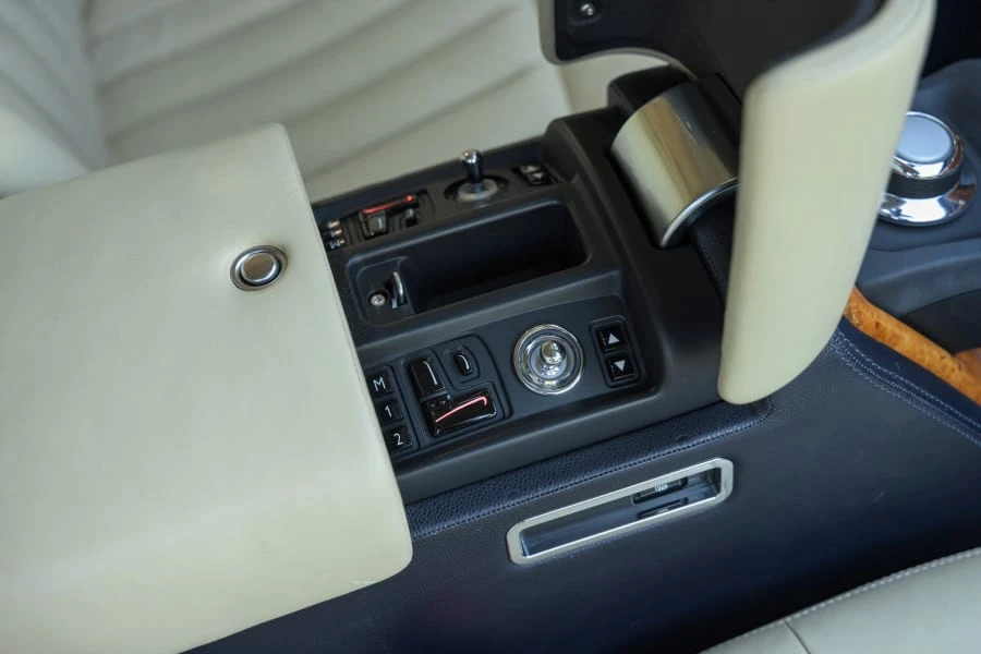 2004 Rolls-Royce Phantom VII - Image 29 of 31