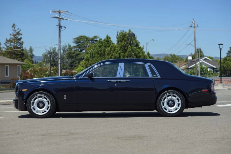 2004 Rolls-Royce Phantom VII - Image 2 of 31