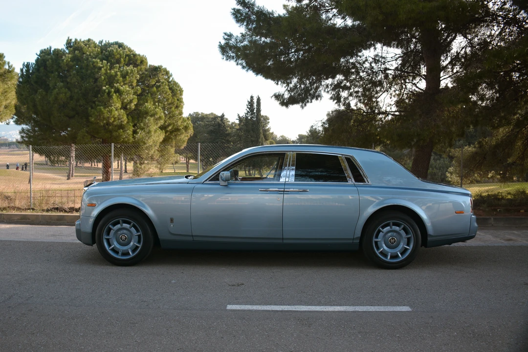2004 Rolls-Royce Phantom VII - Image 11 of 31
