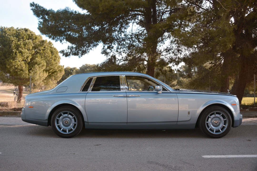 2004 Rolls-Royce Phantom VII - Image 8 of 31