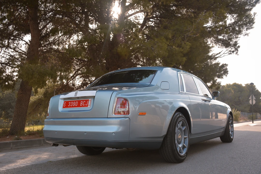 2004 Rolls-Royce Phantom VII - Image 15 of 31