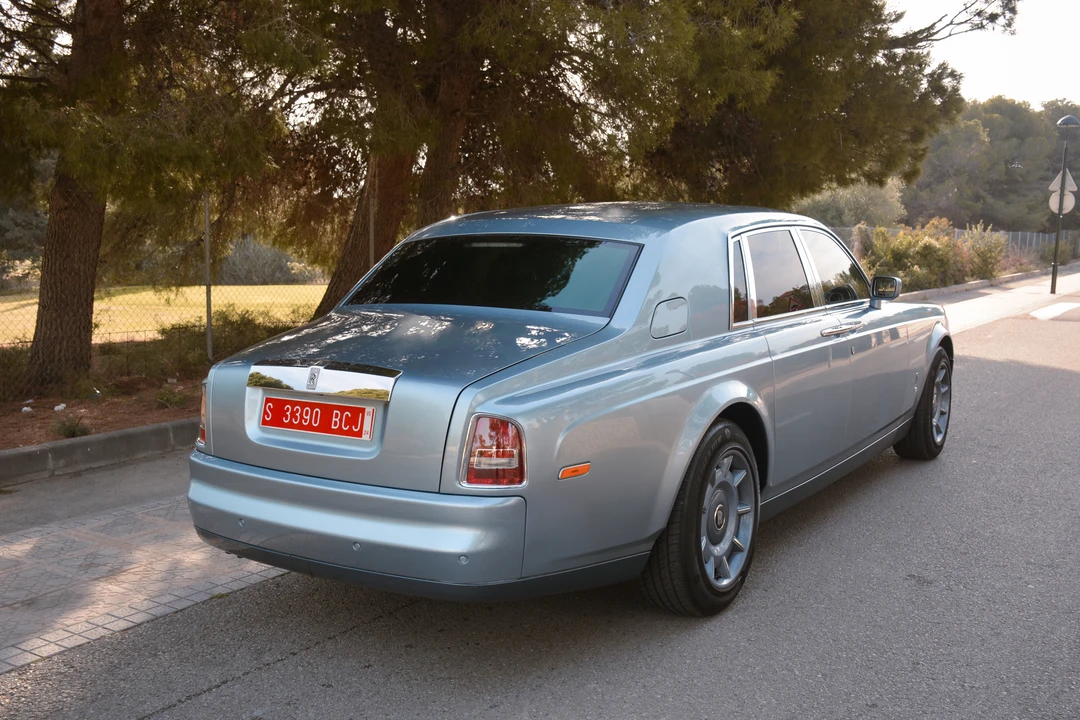 2004 Rolls-Royce Phantom VII - Image 14 of 31