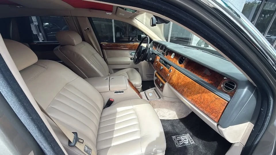 2004 Rolls-Royce Phantom VII - Image 9 of 12