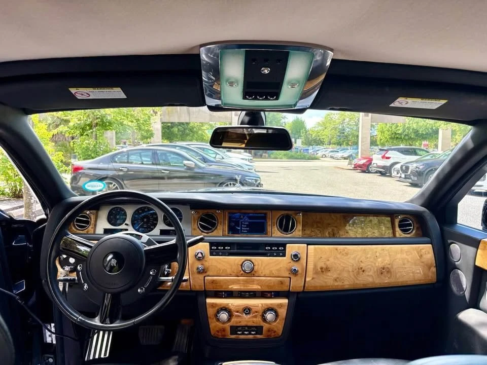 2004 Rolls-Royce Phantom VII - Image 8 of 12