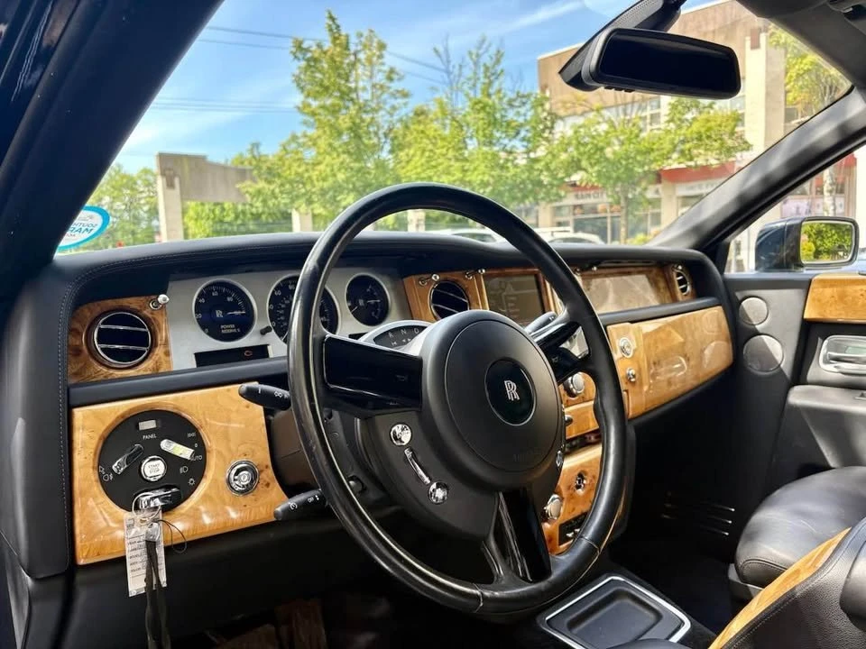 2004 Rolls-Royce Phantom VII - Image 10 of 12