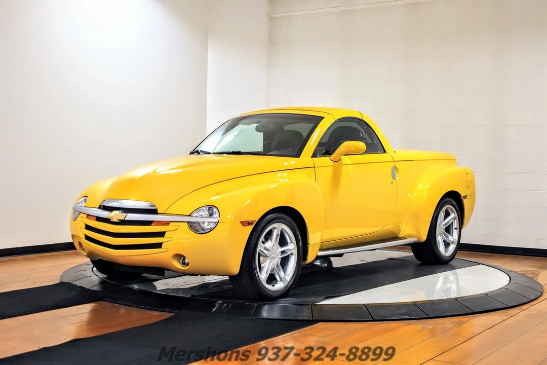 2004 Chevrolet SSR - Image 10 of 21