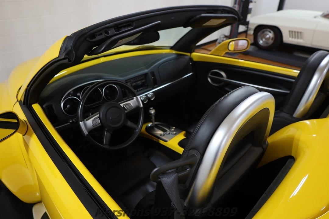 2004 Chevrolet SSR - Image 18 of 21