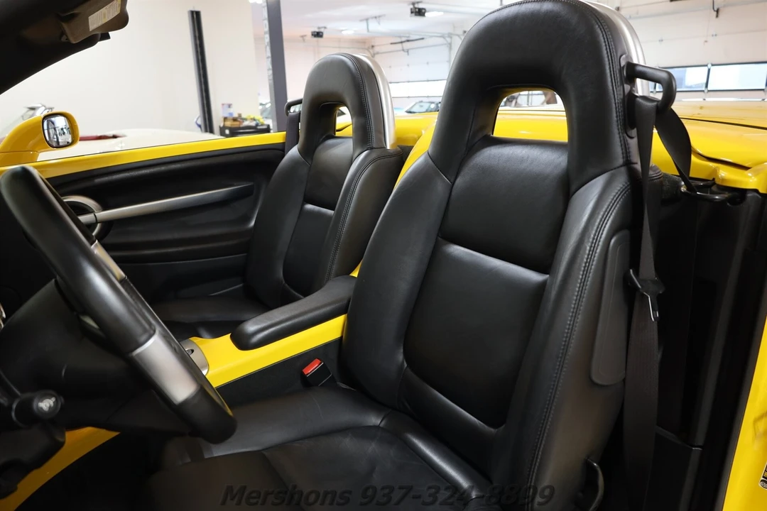 2004 Chevrolet SSR - Image 16 of 21