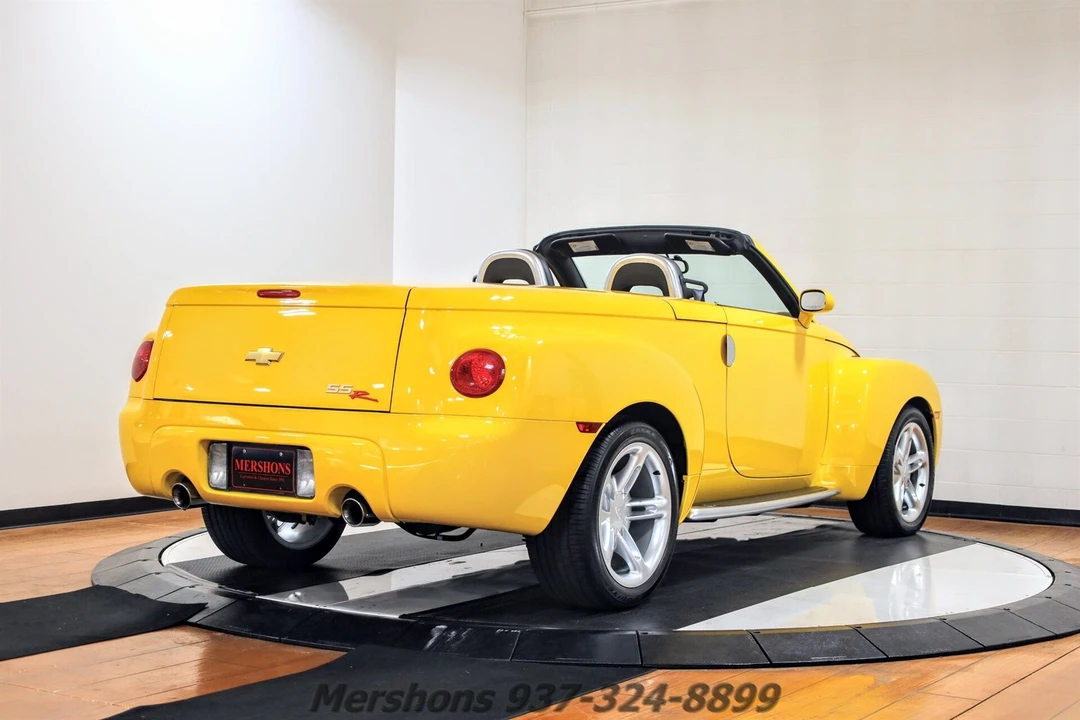 2004 Chevrolet SSR - Image 7 of 21
