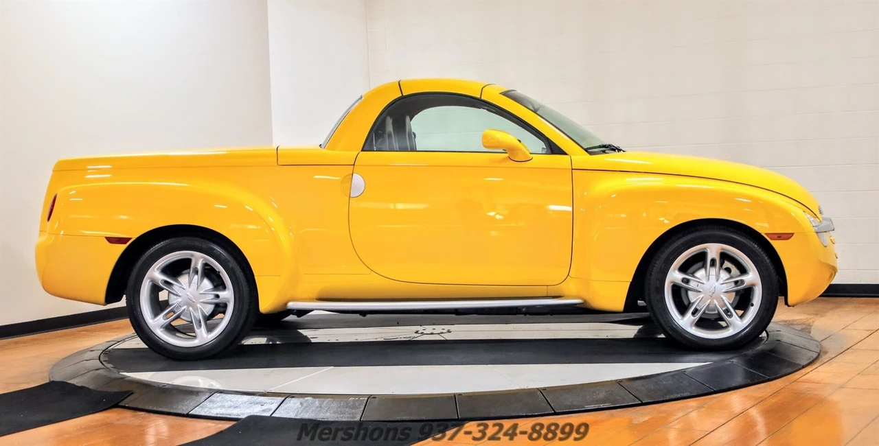 2004 Chevrolet SSR - Image 12 of 21