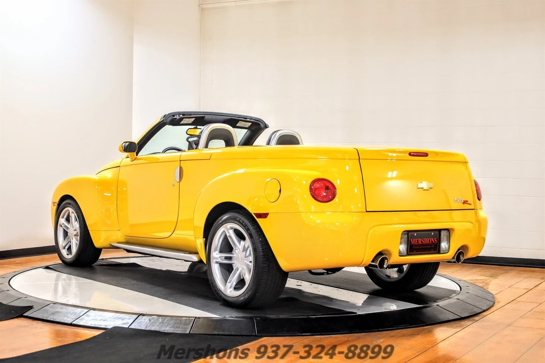 2004 Chevrolet SSR - Image 5 of 21