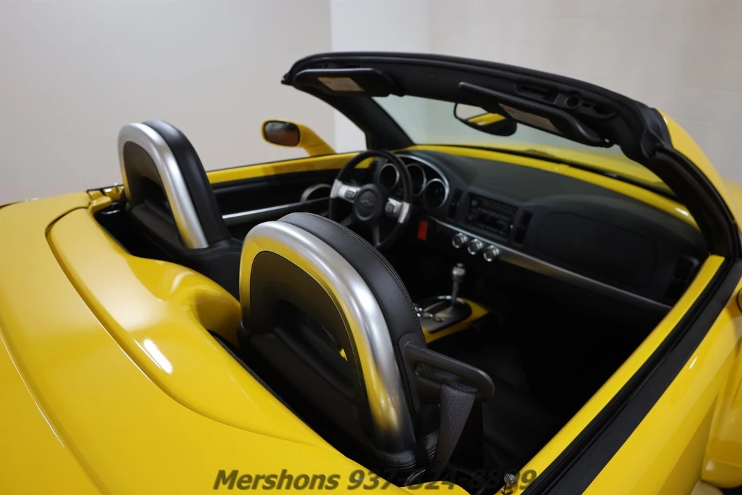 2004 Chevrolet SSR - Image 19 of 21