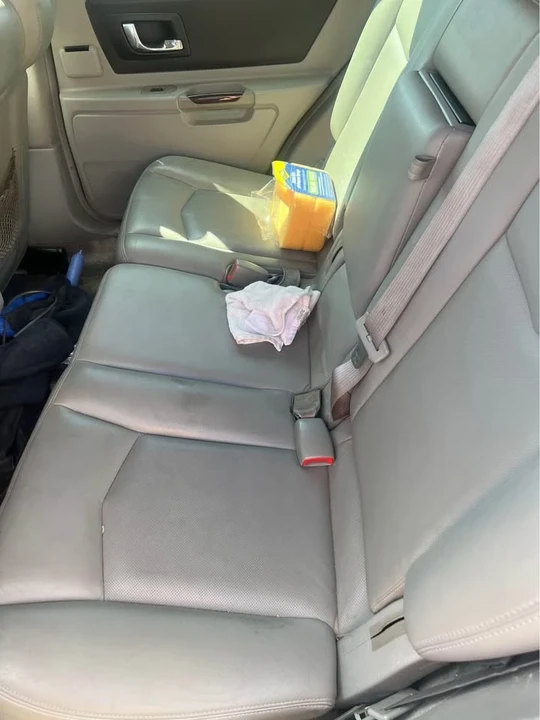 2004 Cadillac SRX - Image 6 of 6