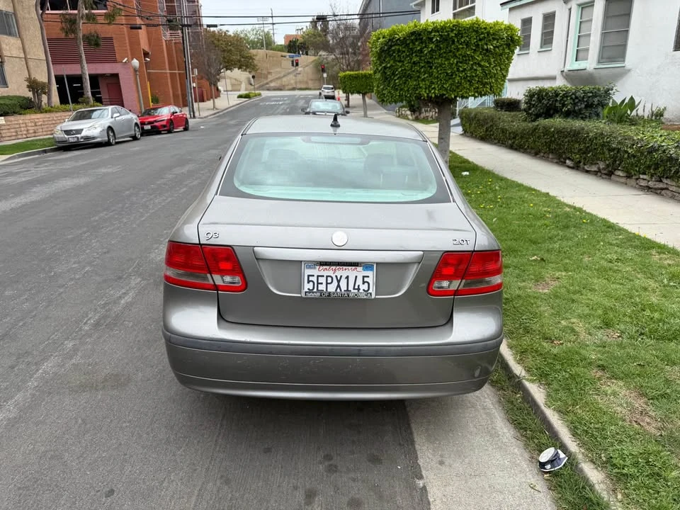 2004 Saab - Image 4 of 6