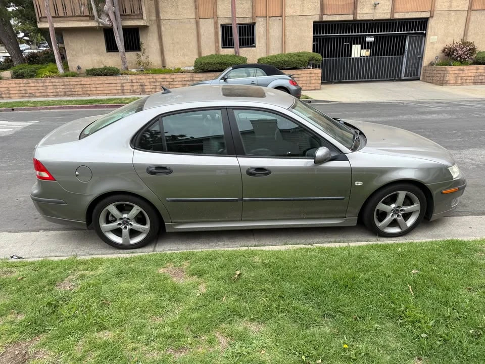 2004 Saab - Image 3 of 6