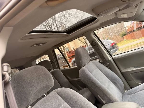 2004 Hyundai Santa Fe - Image 8 of 9